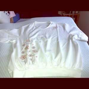 Short sleeve pullover top